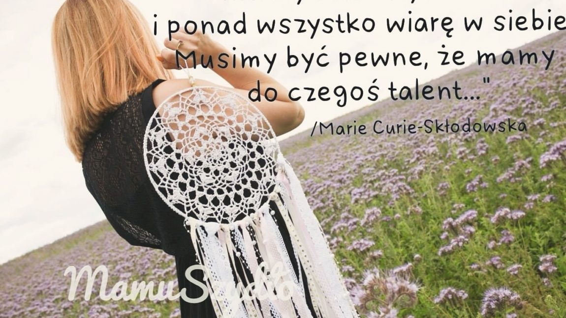 „(S)plotki i spotkania” –w Miejskiej Bibliotece Publicznej w Dziwnowie w kolejne czwartki w październiku 3, 10, 17 i 24 –  będą się odbywały: – warsztaty makramy oraz  – modowo – makijażowe dla kobiet w każdym wieku