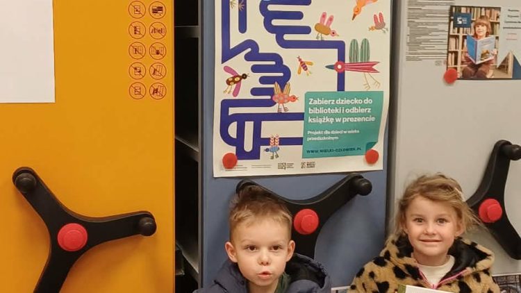 ,,Mała książka-wielki człowiek’’, to projekt, który rośnie razem z dzieckiem.👣