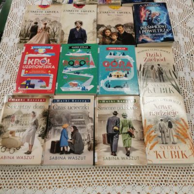 Witamy, polecamy kolejne NOWOŚCI- tym razem serie, już czekają na Państwa w Bibliotece w Dziwnowie.