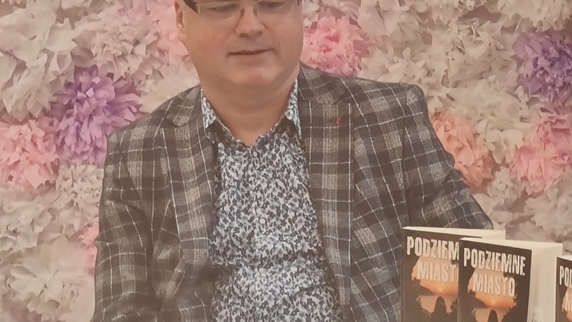 11 marca w naszej bibliotece odbyło się Spotkanie Autorskie z Wojciechem Karpowiczem.