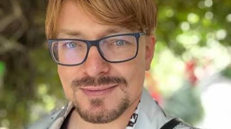 11 października 2026 (niedziela) w Miejskiej Bibliotece Publicznej w Dziwnowie odbędzie się spotkanie Autorskie z Alkiem ROGOZIŃSKIM- w ramach DKK Książnica Pomorska w Szczecinie.  (godzinę podamy w późniejszym terminie po ustaleniu)