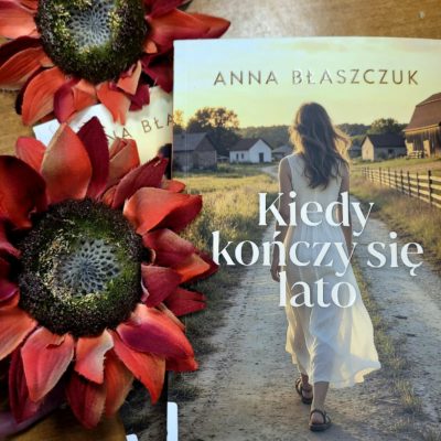 Kochani, a oto jeszcze kolejne – gorące NOWOŚCI – lada moment do wzięcia 🙂 Tym razem naszej lokalnej autorki – znanej w Dziwnowie – Anny BŁASZCZUK z Kamienia Pomorskiego. Postaramy się w listopadzie zorganizować Spotkanie Autorskie z Anią Błaszczuk.